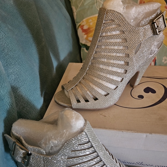 Delicious Metallic Silver Strappy Heels - Picture 3 of 10